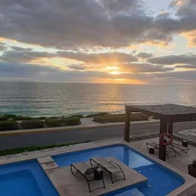 SEA-FRONT VILLA, Isla Mujeres! Stunning Sea Views! - Two-Bedroom Apartment with Balcony and Sea View - 7