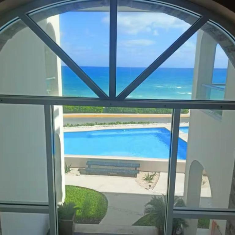 SEA-FRONT VILLA, Isla Mujeres! Stunning Sea Views! - Two-Bedroom Apartment with Balcony and Sea View - 1