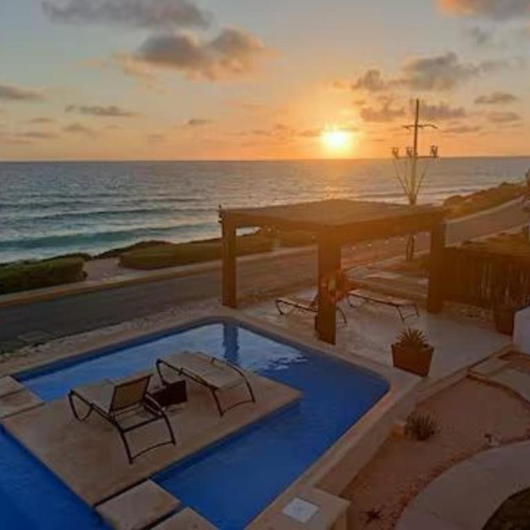 SEA-FRONT VILLA, Isla Mujeres! Stunning Sea Views! - Two-Bedroom Apartment with Balcony and Sea View - 9