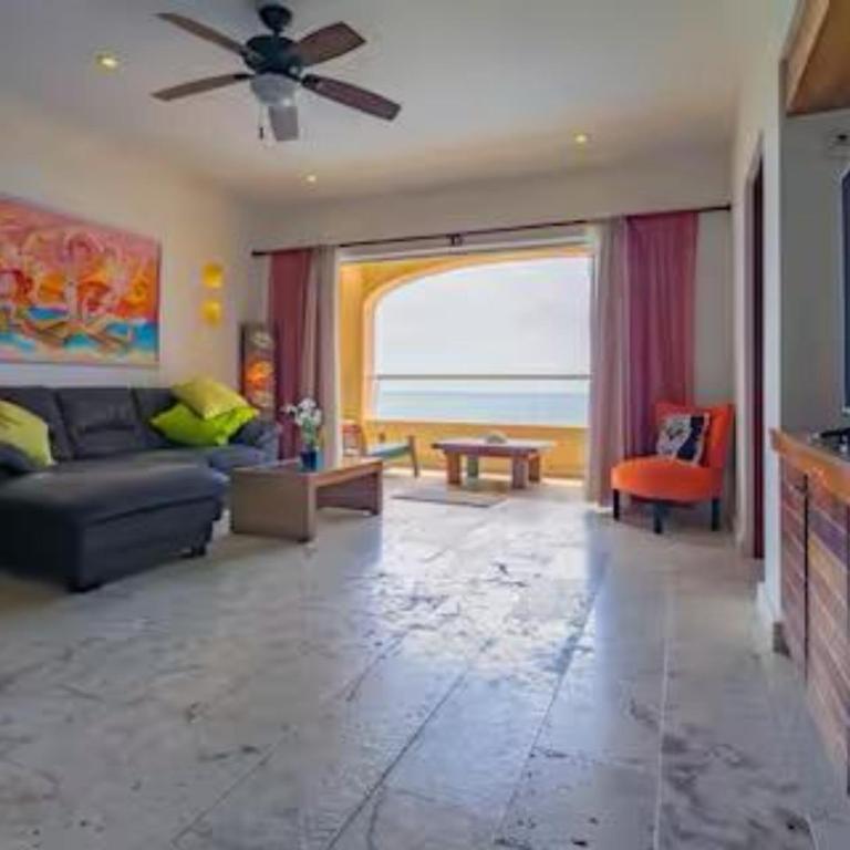 SEA-FRONT VILLA, Isla Mujeres! Stunning Sea Views! - Two-Bedroom Apartment with Balcony and Sea View - 12
