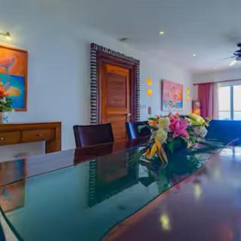SEA-FRONT VILLA, Isla Mujeres! Stunning Sea Views! - Two-Bedroom Apartment with Balcony and Sea View - 32