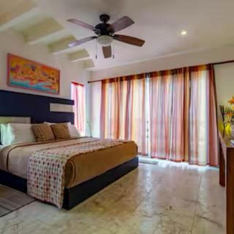 SEA-FRONT VILLA, Isla Mujeres! Stunning Sea Views! - Two-Bedroom Apartment with Balcony and Sea View - 35