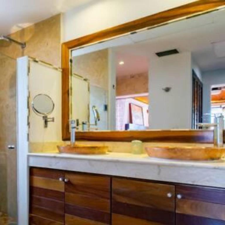 SEA-FRONT VILLA, Isla Mujeres! Stunning Sea Views! - Two-Bedroom Apartment with Balcony and Sea View - 25