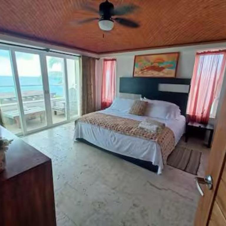 SEA-FRONT VILLA, Isla Mujeres! Stunning Sea Views! - Two-Bedroom Apartment with Balcony and Sea View - 15