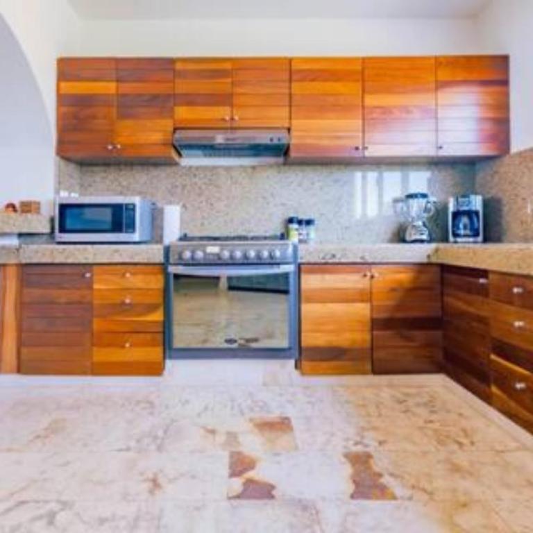 SEA-FRONT VILLA, Isla Mujeres! Stunning Sea Views! - Two-Bedroom Apartment with Balcony and Sea View - 45