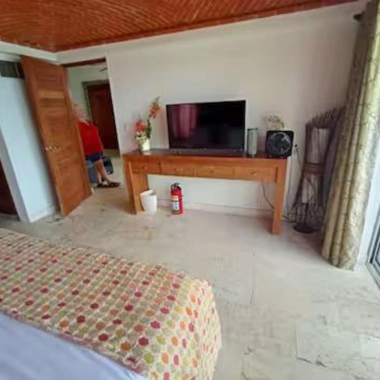 SEA-FRONT VILLA, Isla Mujeres! Stunning Sea Views! - Two-Bedroom Apartment with Balcony and Sea View - 19