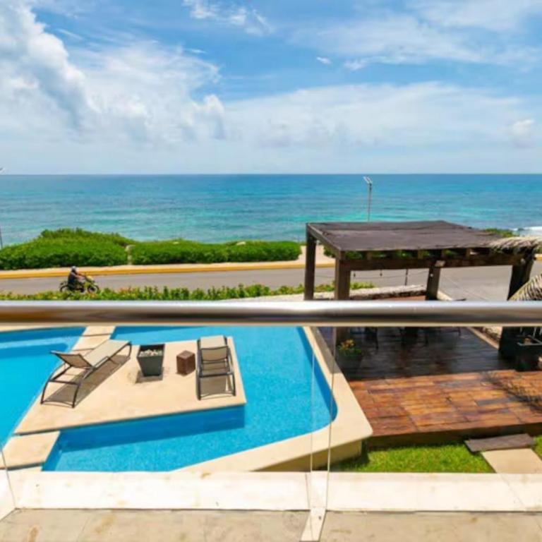 SEA-FRONT VILLA, Isla Mujeres! Stunning Sea Views! - Two-Bedroom Apartment with Balcony and Sea View - 3