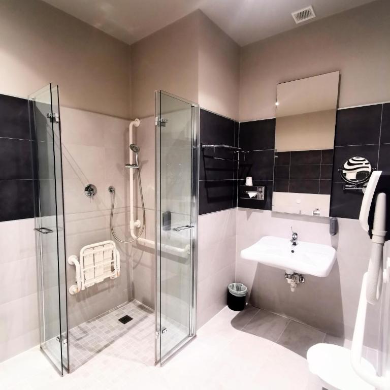 La Dolce Vita Hotel - Chambre Double - Accessible aux Personnes à Mobilité Réduite - 6