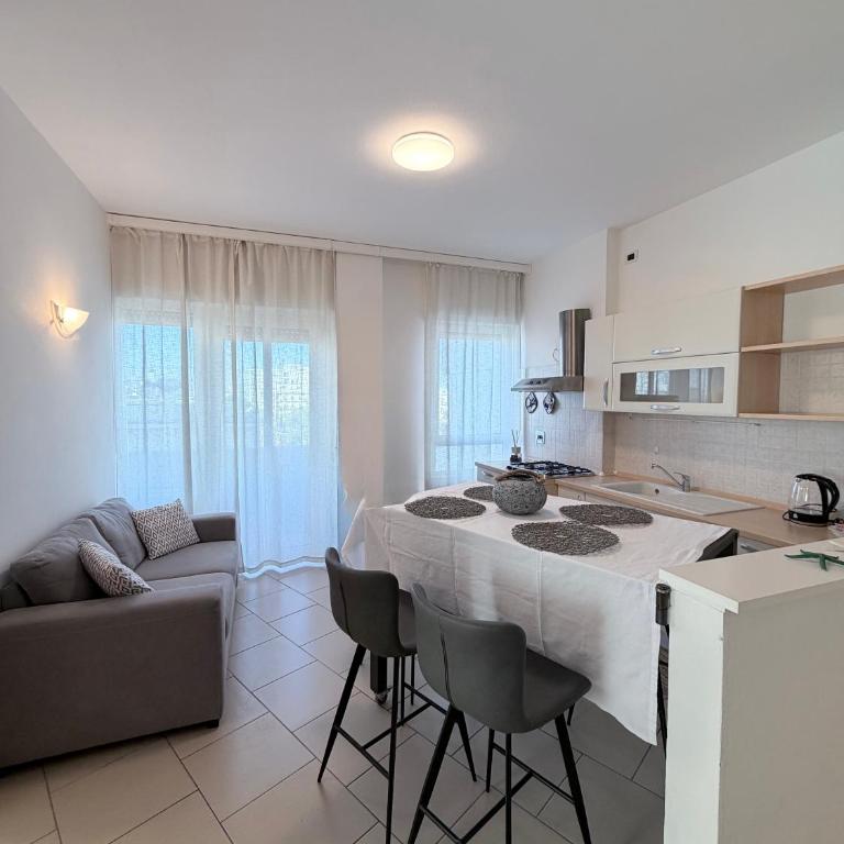 Nievo-Ceccarini Pedonale - Flexrent Immobiliare Abissinia - Two-Bedroom Apartment - 1