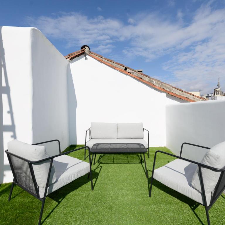 Alojamiento temporal en plaza Santa Ana - Two-Bedroom Apartment - 2
