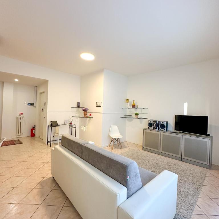Ampio e luminoso appartamento Arona Galleria - Appartamento Deluxe con 1 Camera da Letto - 9