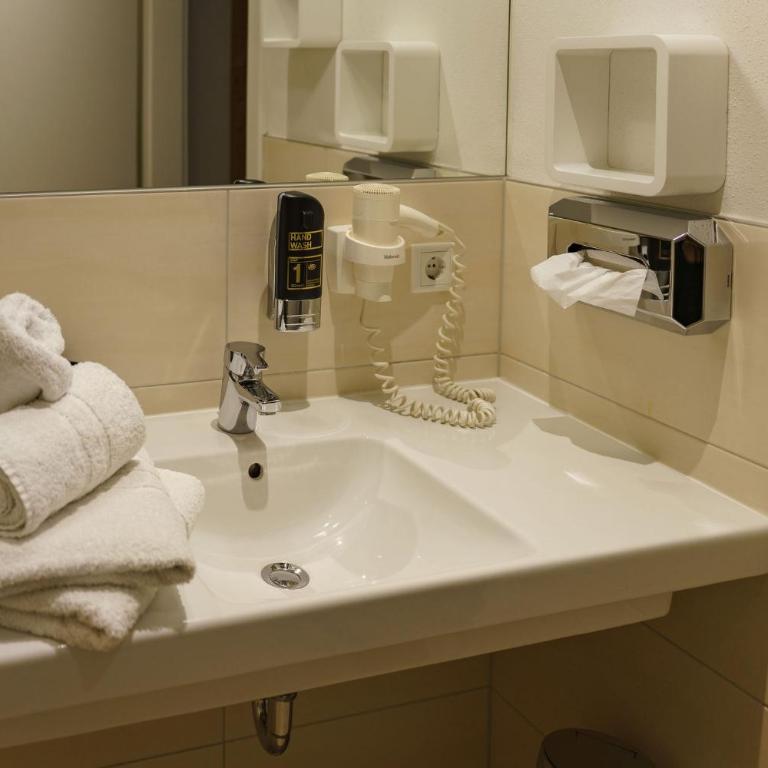 Landhaus Hubertus Wellness & Breakfast - Doppelzimmer mit Balkon - 3