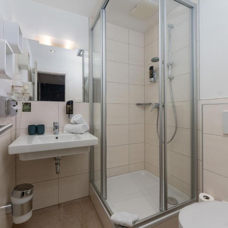 Landhaus Hubertus Wellness & Breakfast - Doppelzimmer mit Balkon - 10