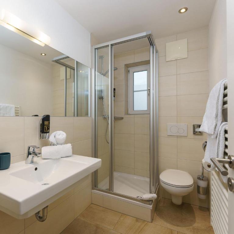 Landhaus Hubertus Wellness & Breakfast - Doppelzimmer mit Balkon - 11