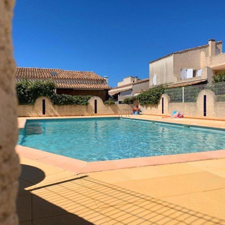 Villa Mitoyenne Climatisée, Piscine, Parking, 450m de la Plage - FR-1-607-17 - Maison de Vacances - 27