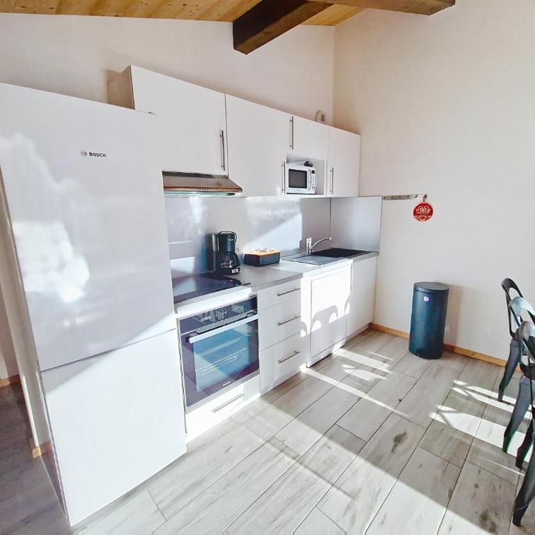 Crémaillère CL402 MODERN & CENTER 6 Pers - Apartment with Balcony - 4