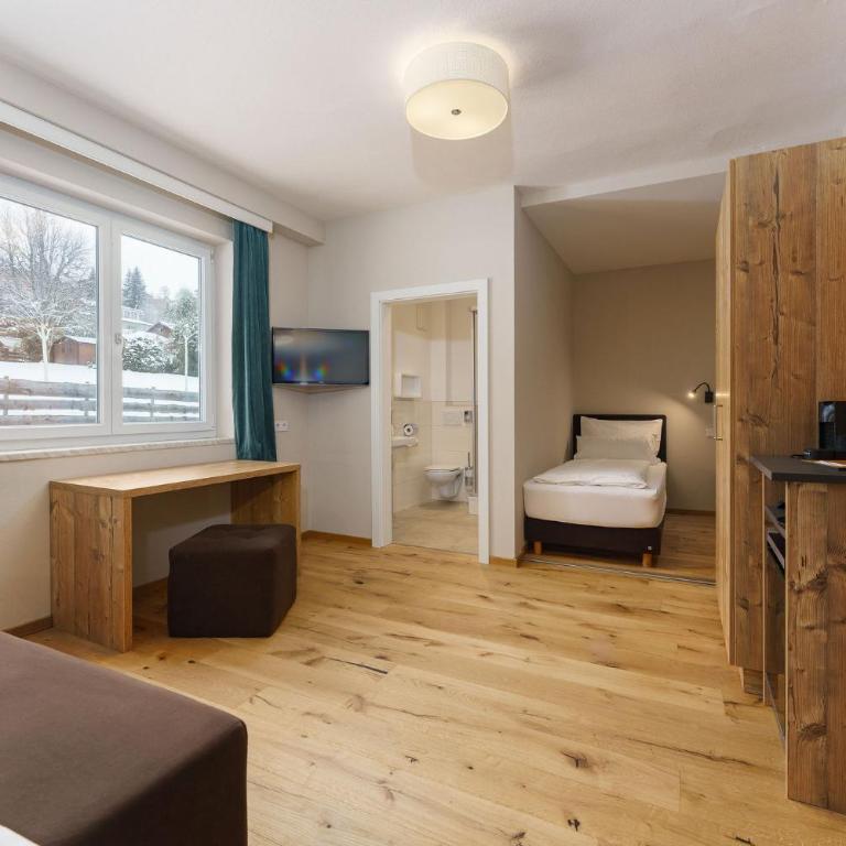 Landhaus Hubertus Wellness & Breakfast - Dreibettzimmer - 2
