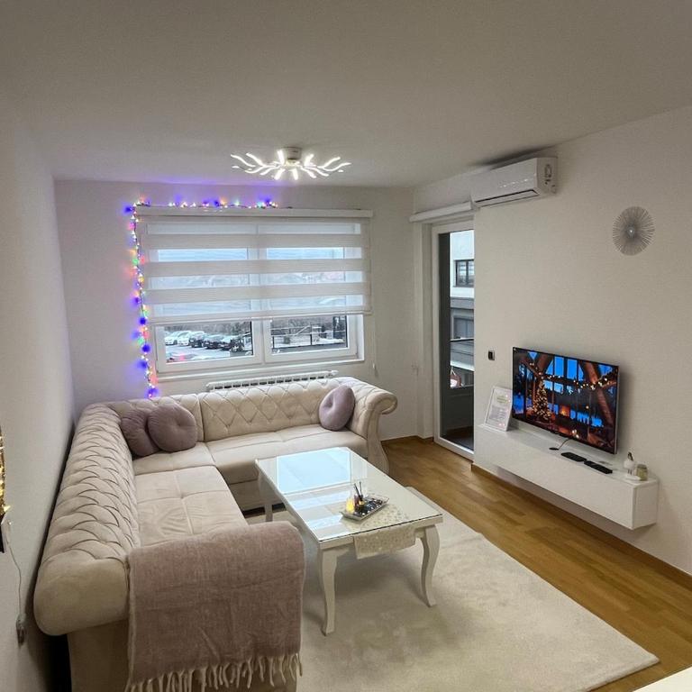 EM Modern Stay Sarajevo Bulevar ParkingGarage - Apartman sa 2 Spavaće Sobe - 1