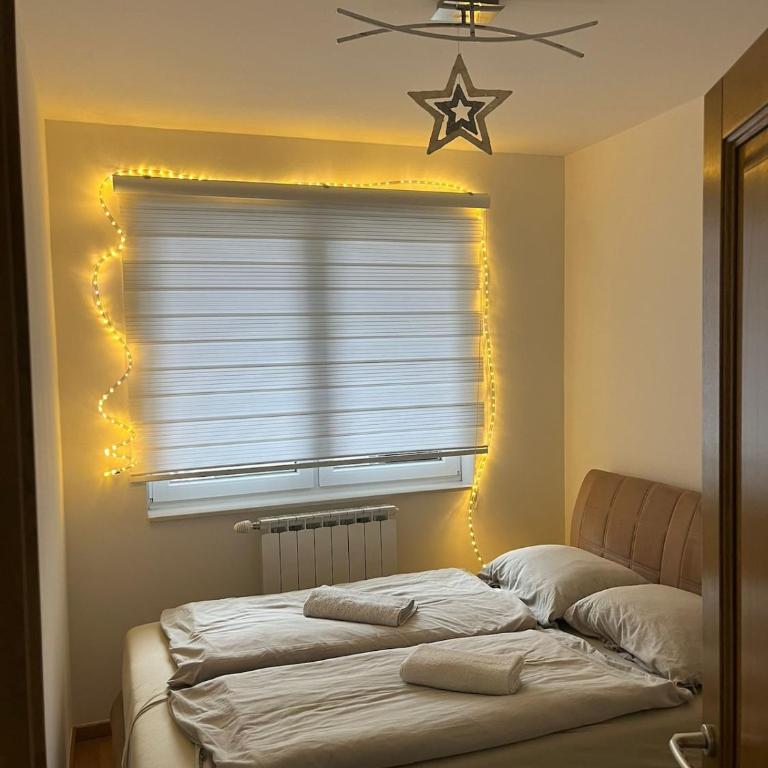 EM Modern Stay Sarajevo Bulevar ParkingGarage - Apartman sa 2 Spavaće Sobe - 9