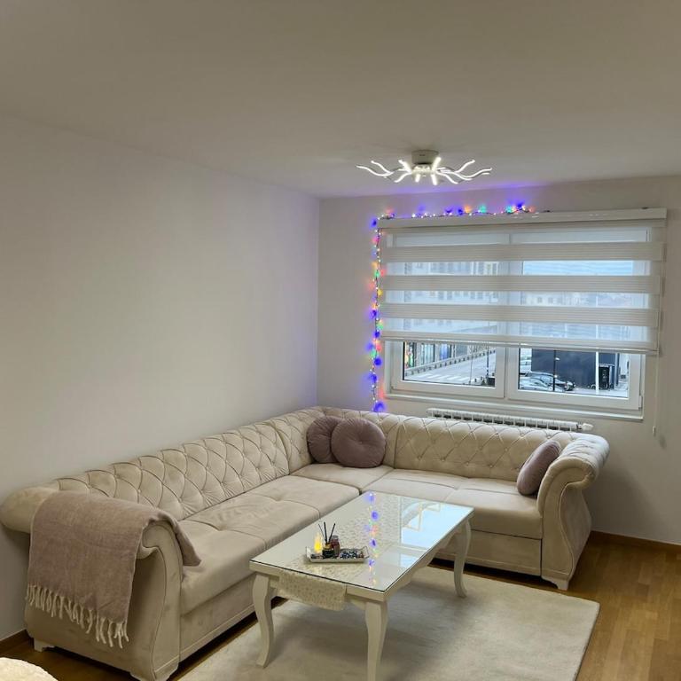 EM Modern Stay Sarajevo Bulevar ParkingGarage - Apartman sa 2 Spavaće Sobe - 2