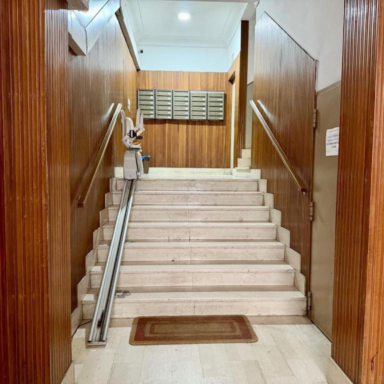 HOST4U - In Centro a Imperia con Balcone - Casa Margherita - Appartamento con 1 Camera da Letto - 16