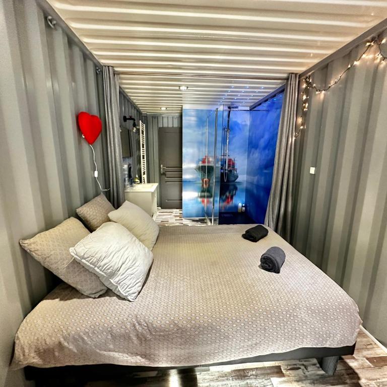 Séjour insolite dans un Container aménagé à Berck avec Borne d'arcade et Babyfoot - Familienstudio - 8