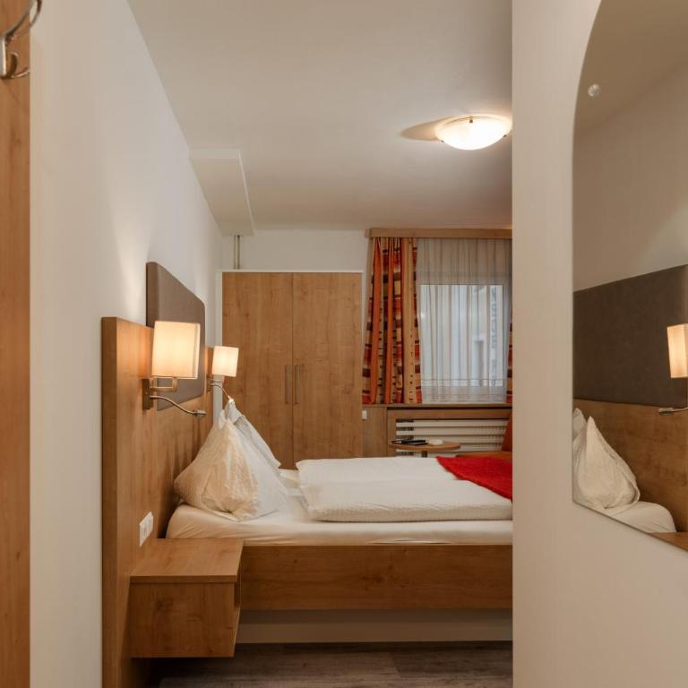 Erlys Cityhotel - Doppelzimmer - 9