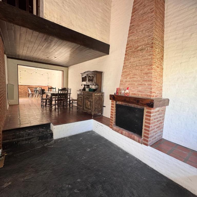 Casa Zona Alem Playa Grande a cuadras del Golf Puerto y acceso rápido a Playas del Sur Se aceptan grupos de jóvenes y familias - Casa de 3 dormitorios - 16