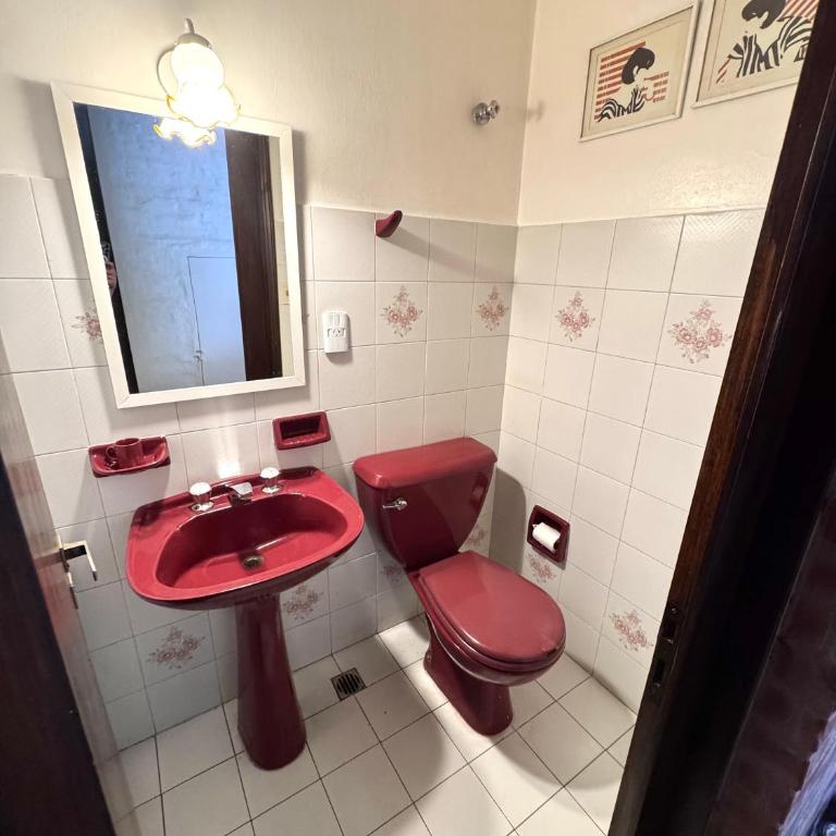 Casa Zona Alem Playa Grande a cuadras del Golf Puerto y acceso rápido a Playas del Sur Se aceptan grupos de jóvenes y familias - Casa de 3 dormitorios - 13