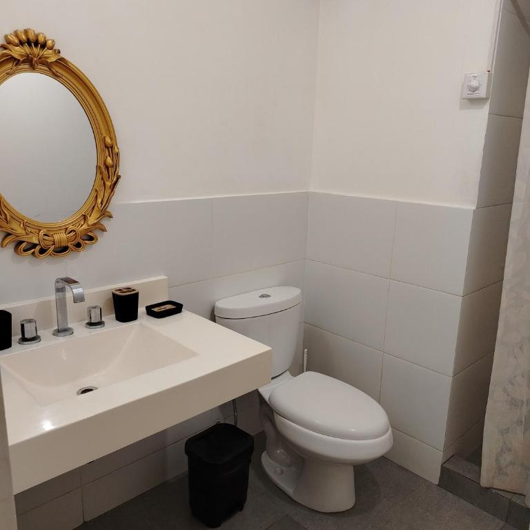 Departamento Executive 2BR Balcón Frente al Mall Santa Catalina - Two-Bedroom Apartment - 10