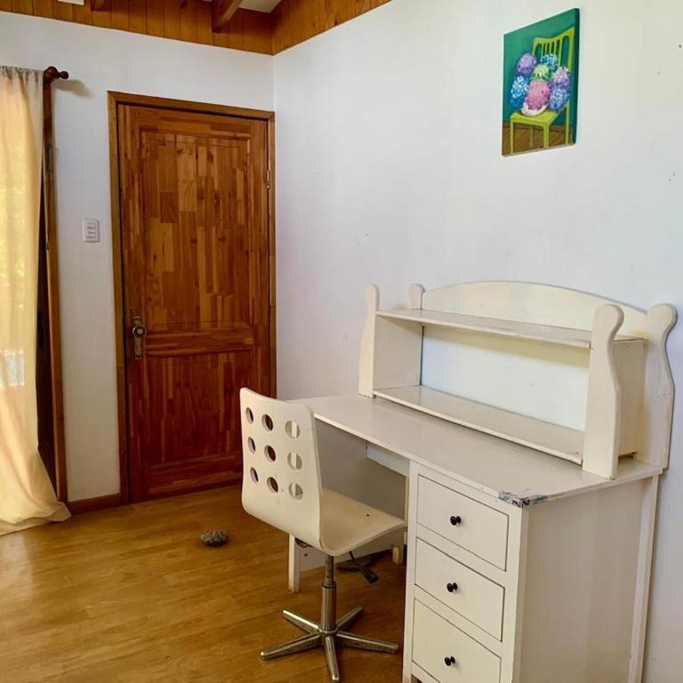 Cabaña con Patio y Árboles - One-Bedroom House - 12