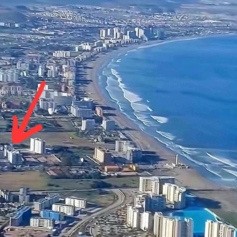 Departamento en La Serena a pasos del Faro y la playa, cercano a supermercados, con excelente ubicación y completamente equipado - Three-Bedroom Apartment - 18