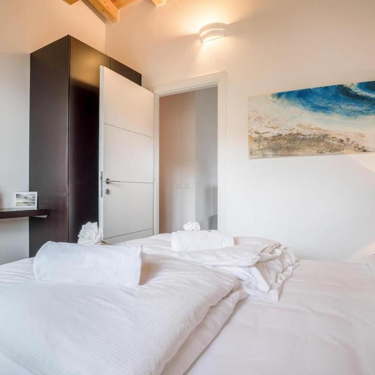 Residence La Villa - Cuore - Appartamento con 2 Camere da Letto e Balcone - 6