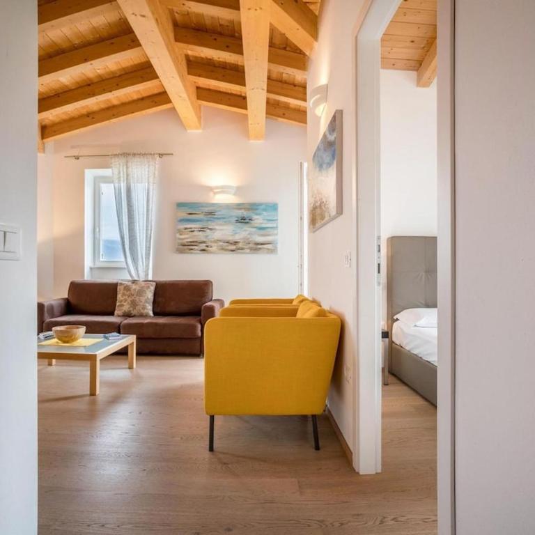 Residence La Villa - Cuore - Appartamento con 2 Camere da Letto e Balcone - 1