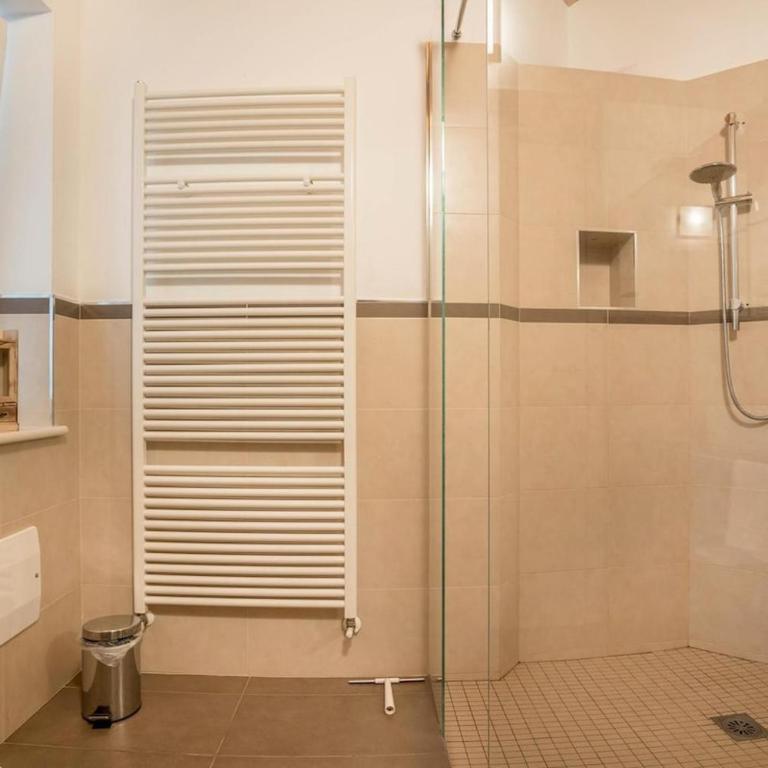 Residence La Villa - Cuore - Appartamento con 2 Camere da Letto e Balcone - 12