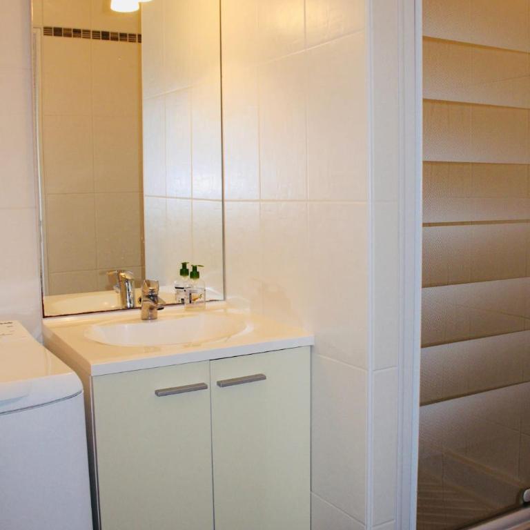 Appartement studio 2 personnes dans résidence vue mer - One-Bedroom Apartment - 5
