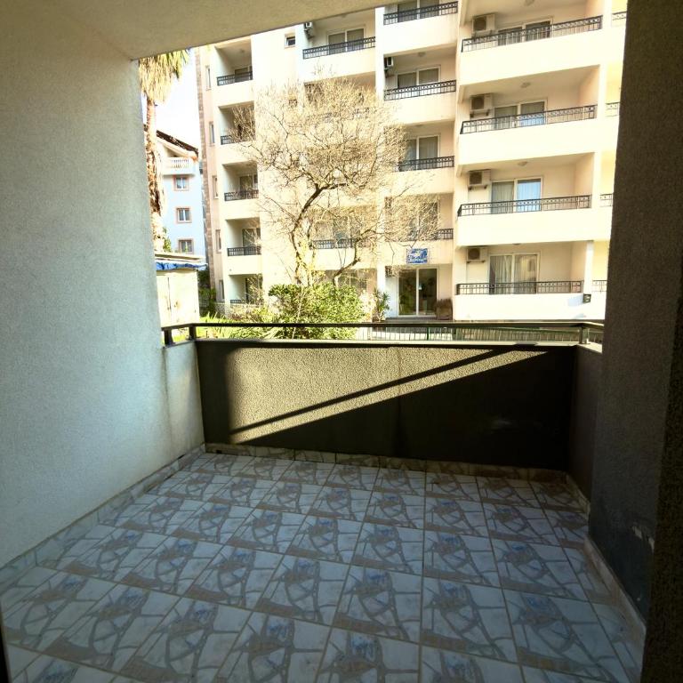 Luma Budva Apart Hotel - Deluks Apartman sa 2 Spavaće Sobe i Balkonom - 11