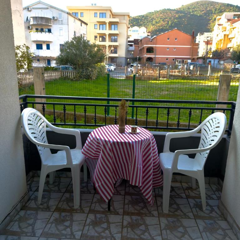 Luma Budva Apart Hotel - Deluks Apartman sa 2 Spavaće Sobe i Balkonom - 12