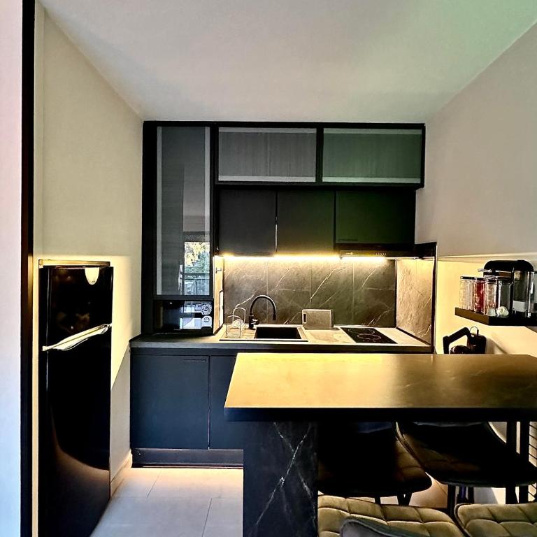 Superbe appartement Climatisé avec Piscine, Terrasse et Parking Privé - Proche Promenade des Anglais - Appartement 1 Chambre - 11