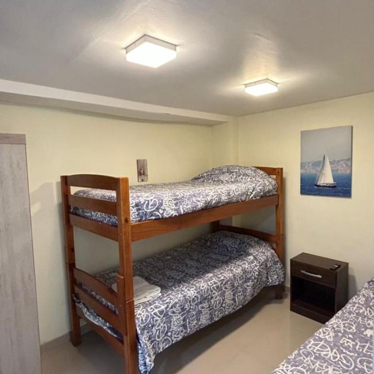 Hostal Del Tuto - Family Room with Private Bathroom - 3