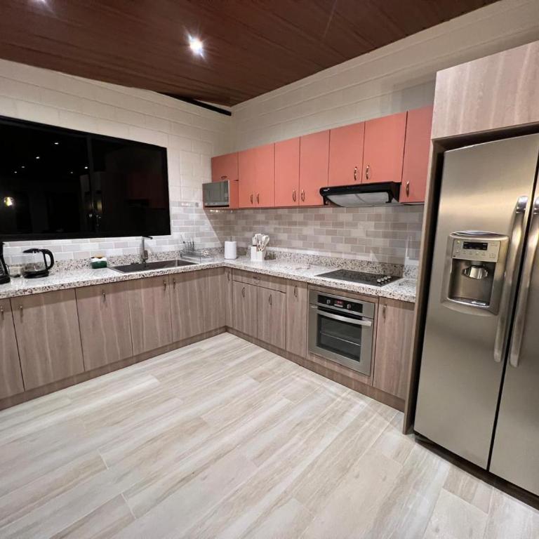 Azlins House - Three-Bedroom House - 15