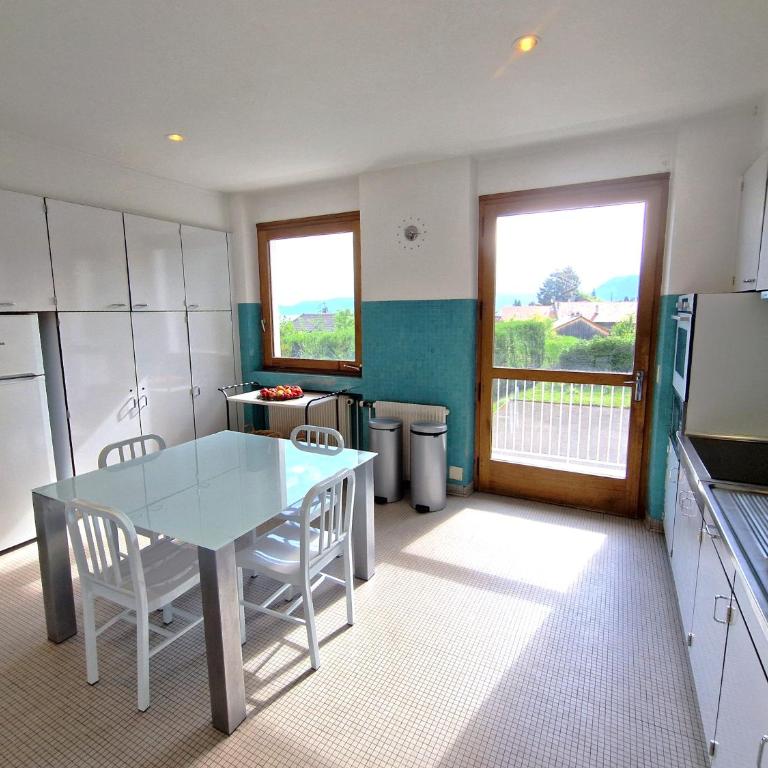 Evian villa with Lake Geneva views in 1960 mid-century modern style - Villa - 12