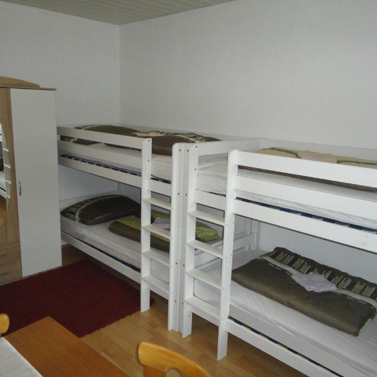 Rentcenter79 - Quadruple Room with Shared Bathroom - 19