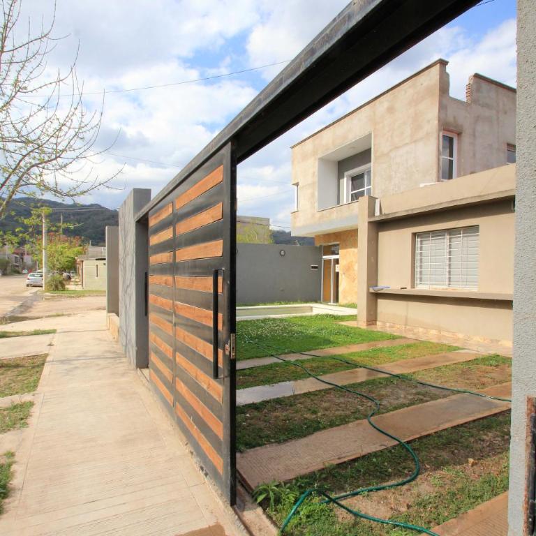 Casa espaciosa con garage - One-Bedroom House - 16