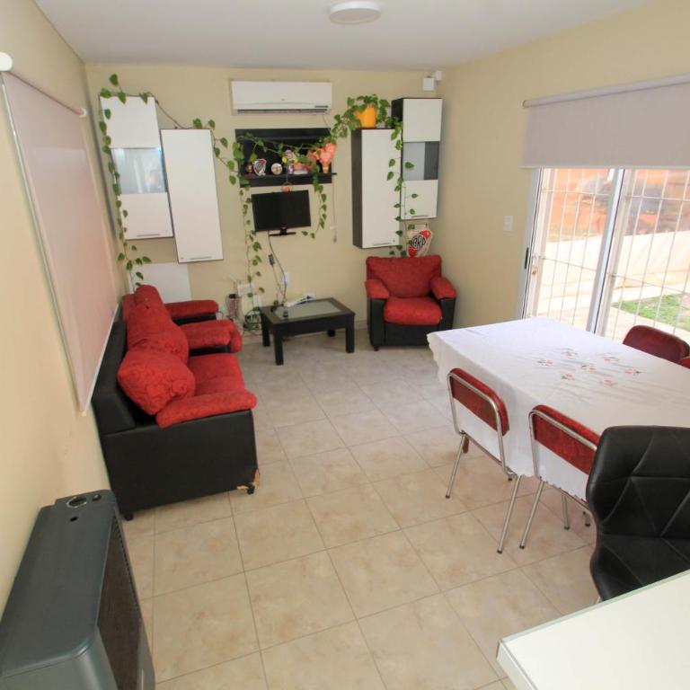 Casa espaciosa con garage - One-Bedroom House - 3
