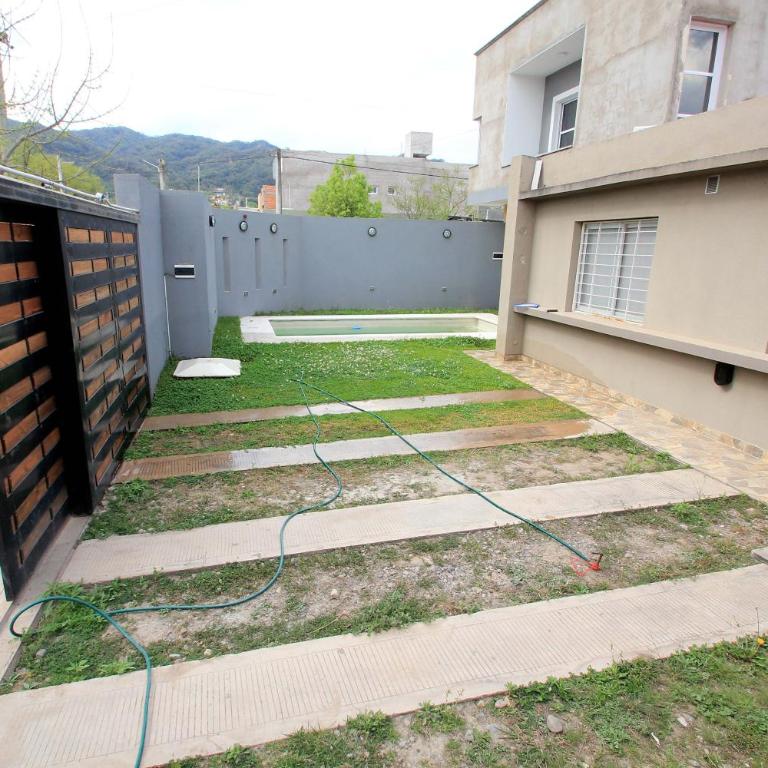 Casa espaciosa con garage - One-Bedroom House - 20