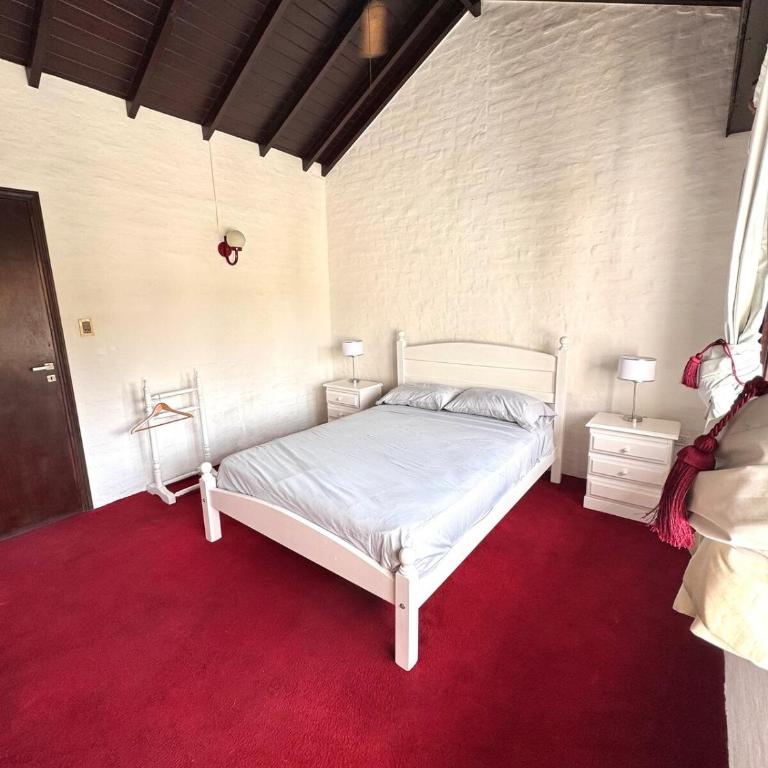 Casa Zona Alem Playa Grande a cuadras del Golf Puerto y acceso rápido a Playas del Sur Se aceptan grupos de jóvenes y familias - Casa de 3 dormitorios - 10