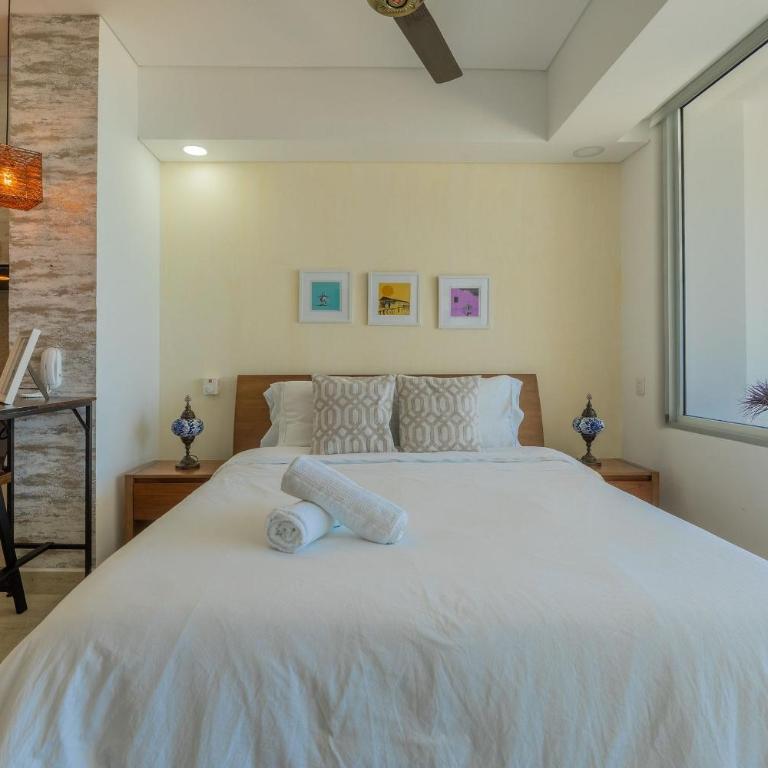 New exclusive beachfront condo - One-Bedroom Apartment with Balcony and Sea View - 13