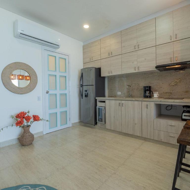 New exclusive beachfront condo - One-Bedroom Apartment with Balcony and Sea View - 29