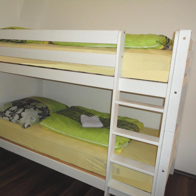 Rentcenter79 - Twin Room with Shared Bathroom - 19